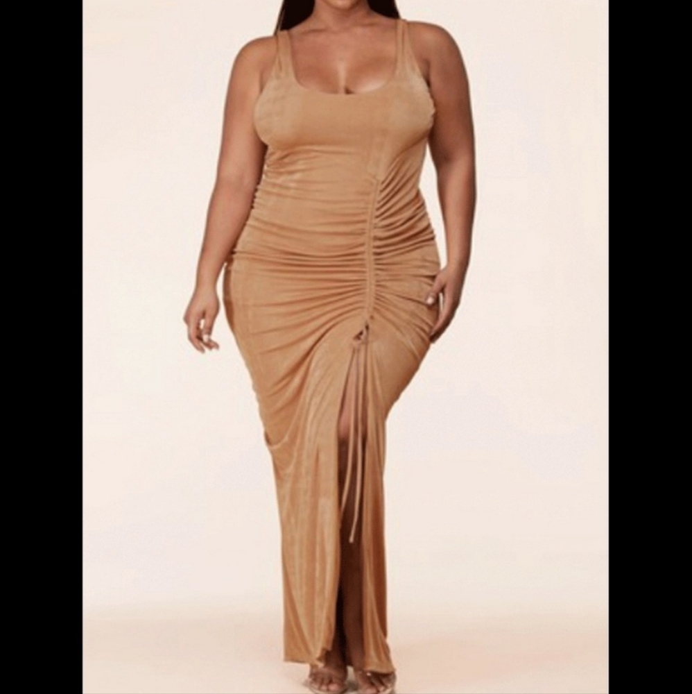 La'tiste by Amy Tan Maxi Dress (NWT)